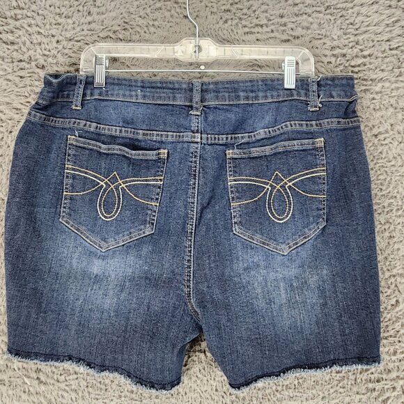Cato Shorts Womens 18 Blue Stretch Mid Rise Denim Jean *GUC* - Picture 9 of 13